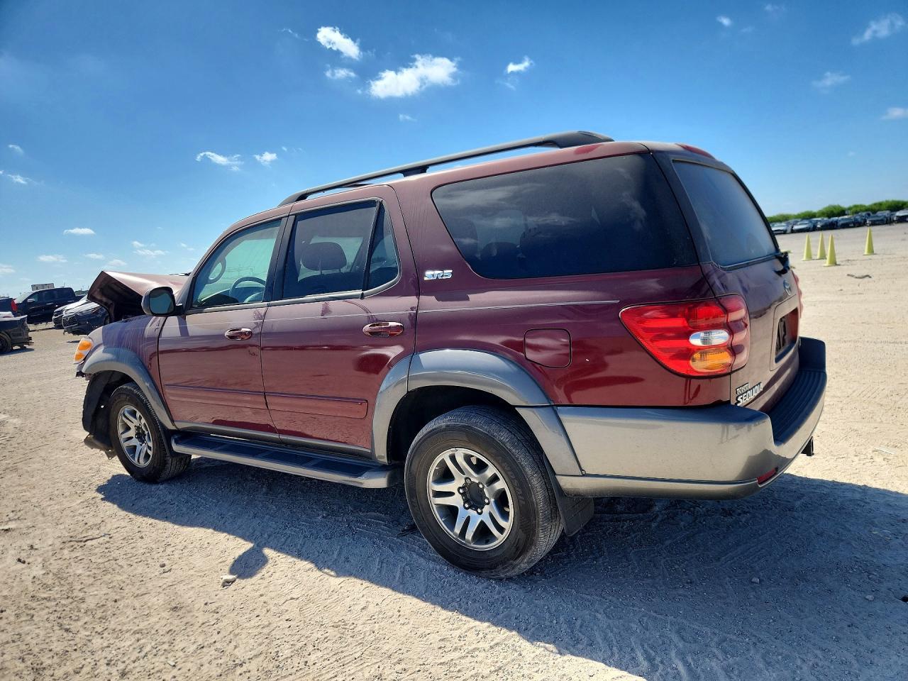 2004 Toyota Sequoia Sr5 - Фото 2