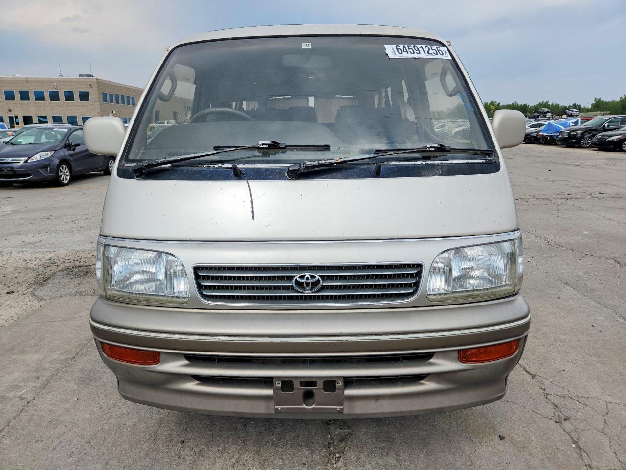 1993 Toyota Hiace - Image 5