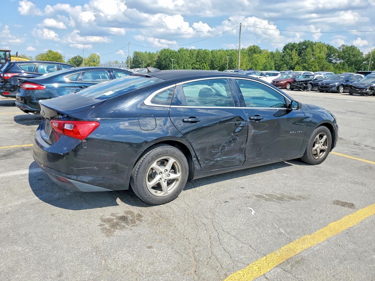2016 Chevrolet Malibu Ls - Фото 3