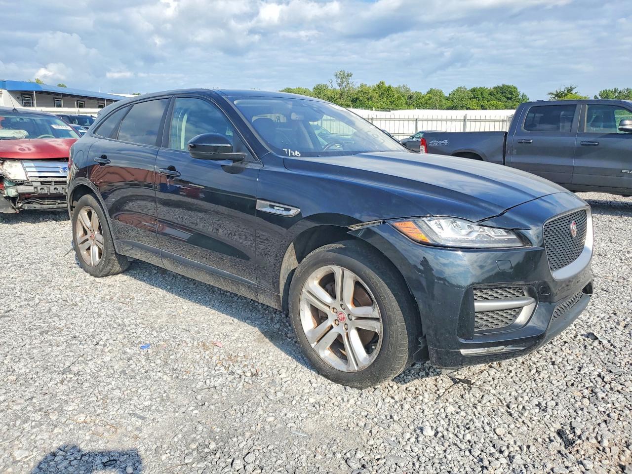 2017 Jaguar F-Pace R - Sport - Image 4