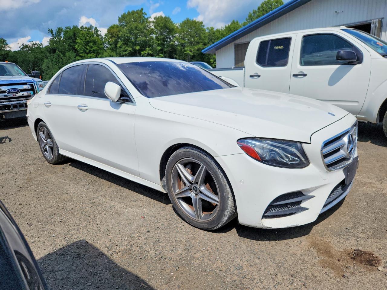 2017 Mercedes-Benz E 300 4Matic - Image 4