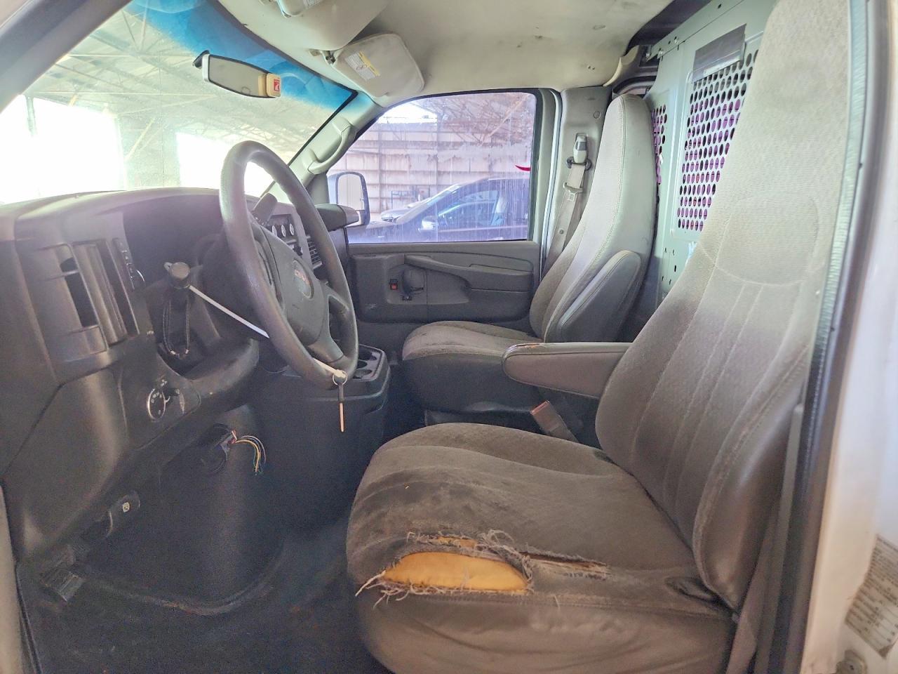2015 GMC Savana G2500 - Image 7