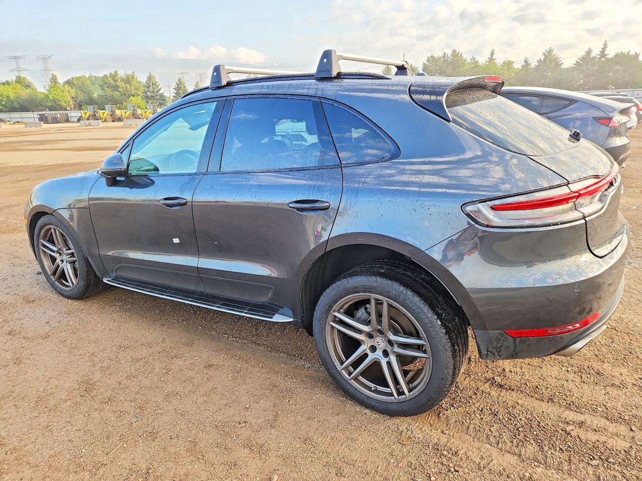 2019 Porsche Macan S - Image 2