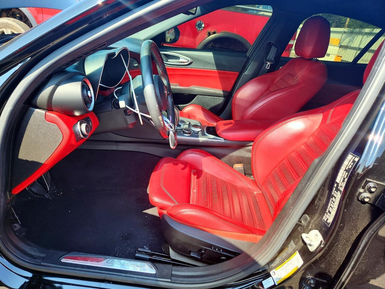 2020 Alfa Romeo Giulia Ti - Фото 7