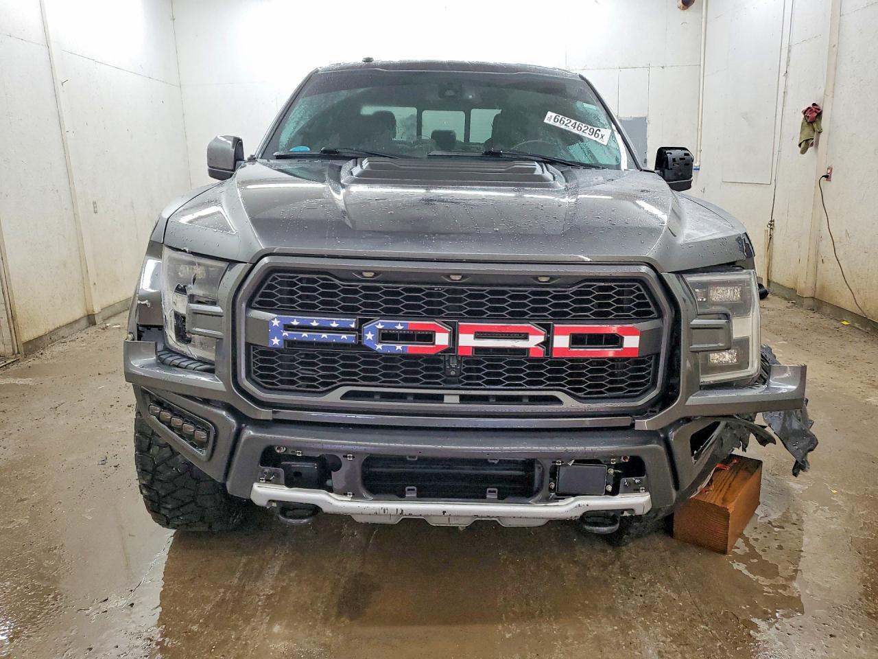 2017 Ford F150 Raptor - Фото 5