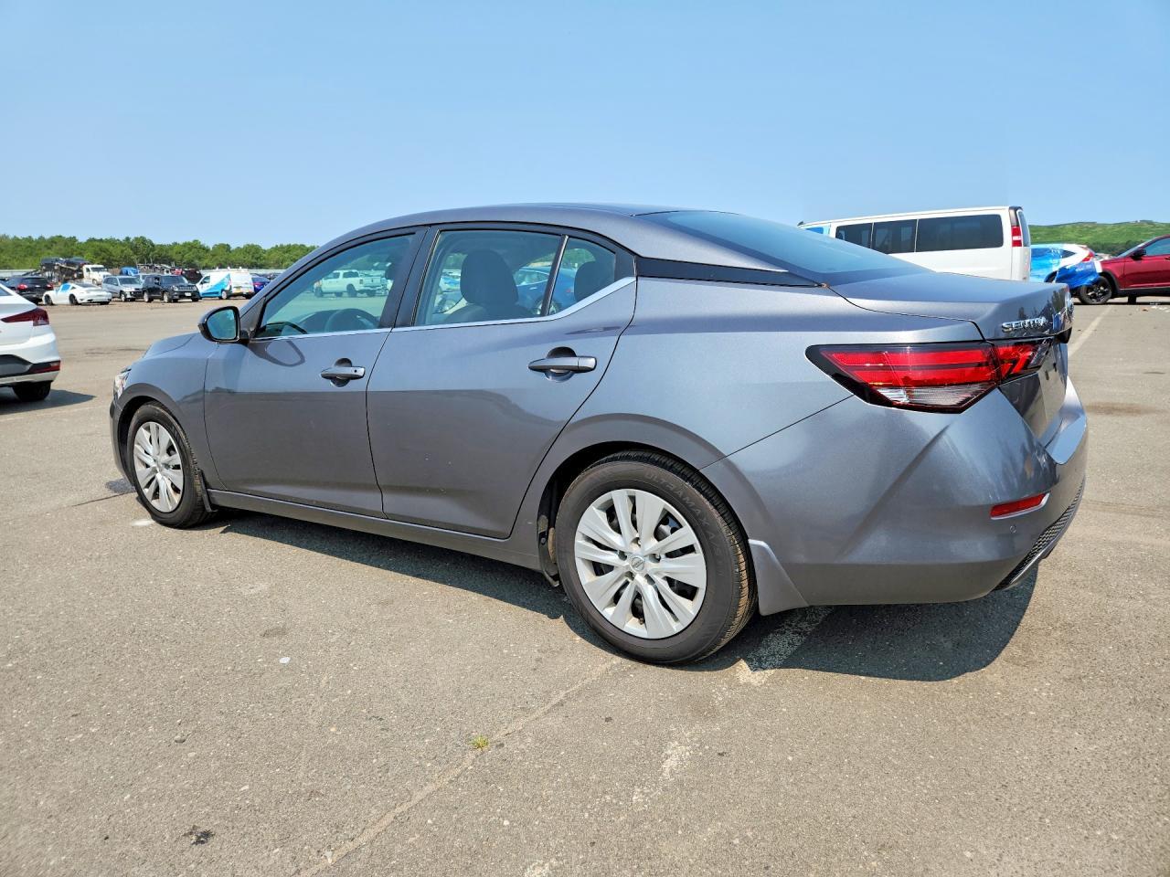 2020 Nissan Sentra S - Фото 2