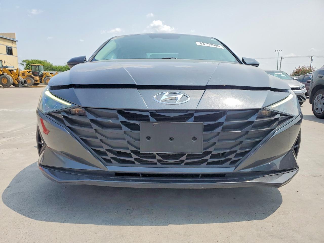2022 Hyundai Elantra Se - Фото 5