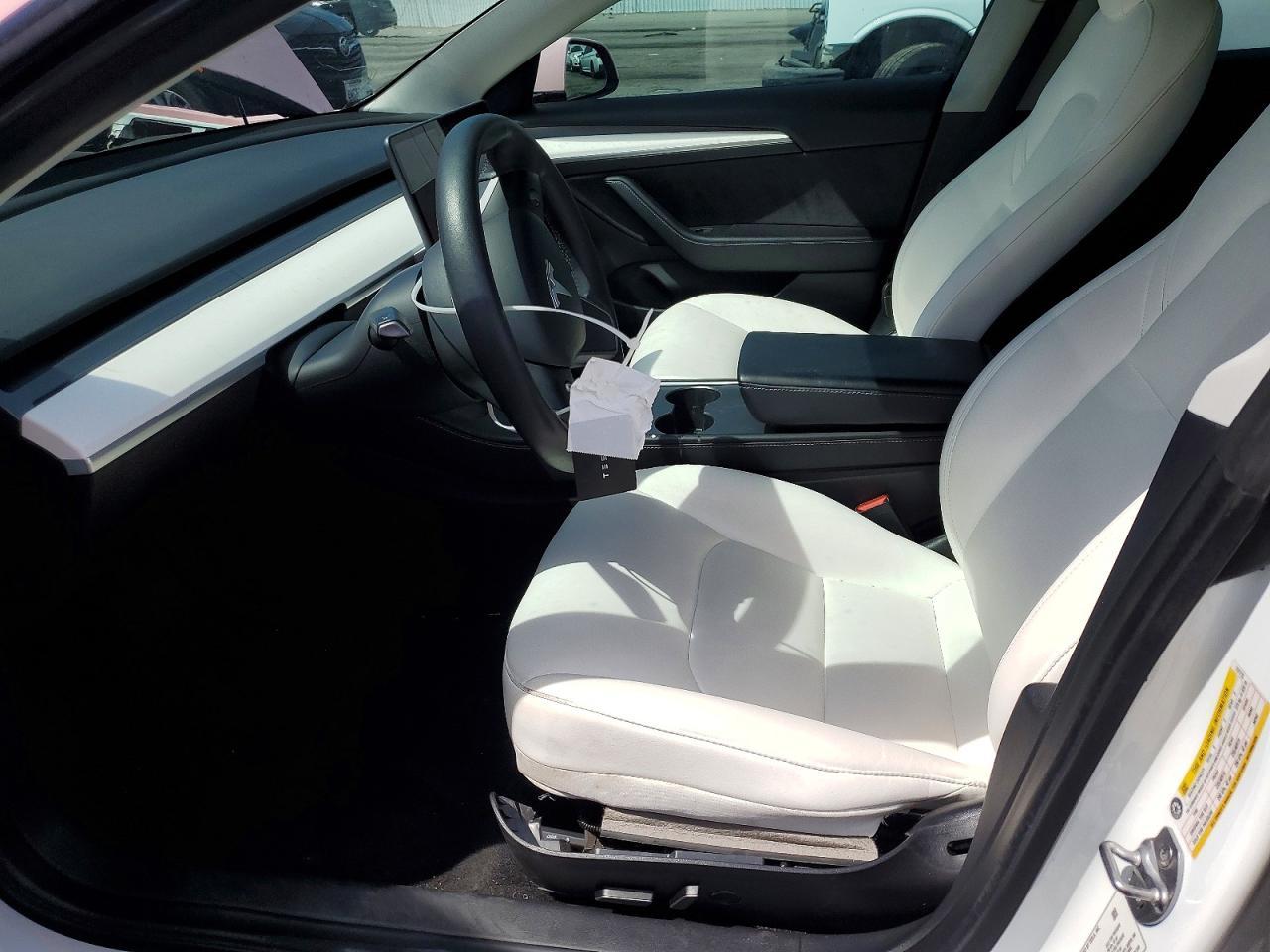 2022 Tesla Model 3 - Image 7