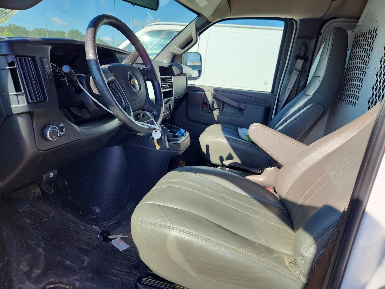 2024 Chevrolet Express G2500 - Фото 7