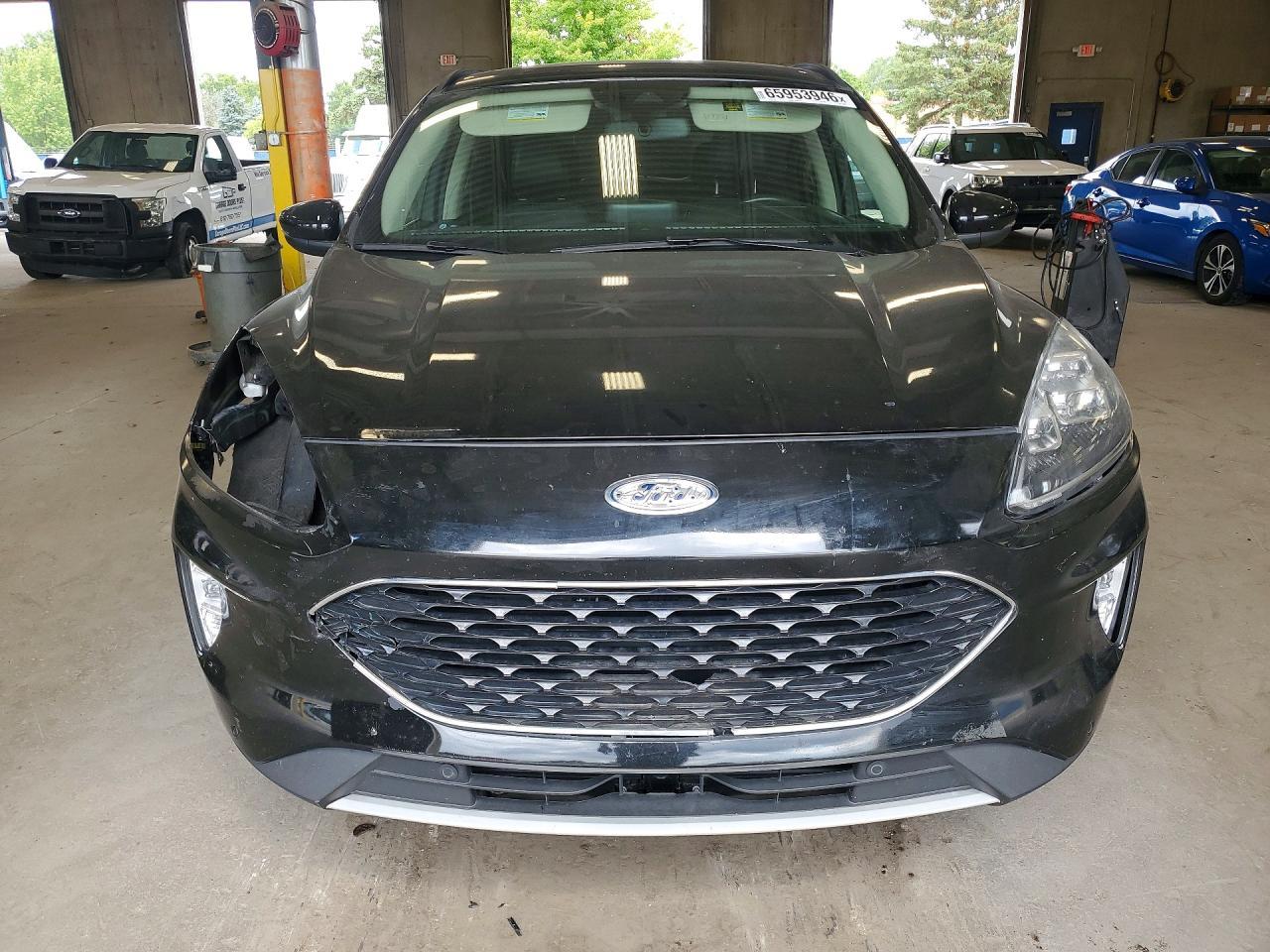 2020 Ford Escape Titanium - Image 5