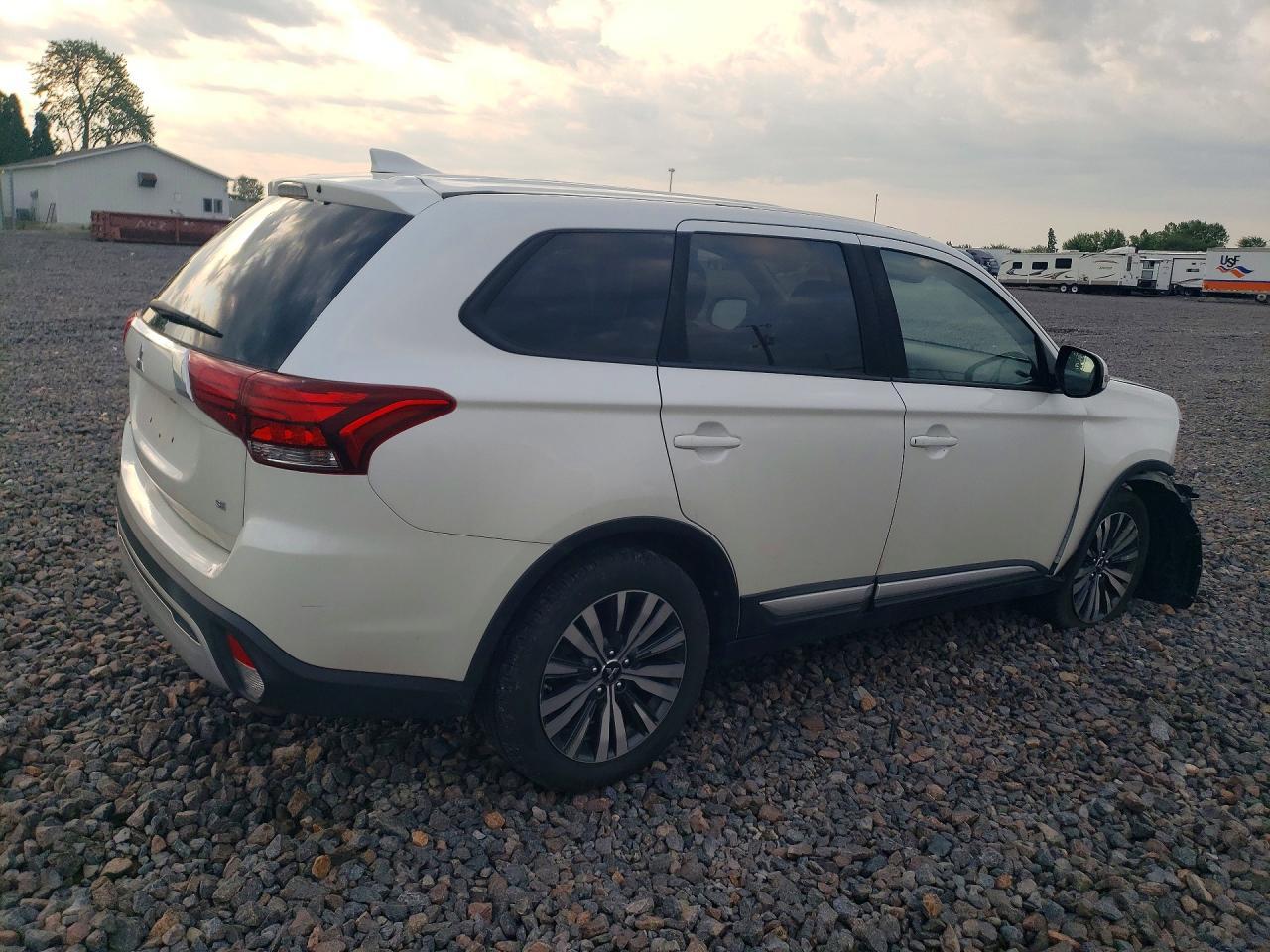 2020 Mitsubishi Outlander Se - Фото 3