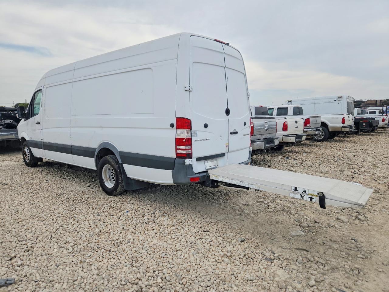 2015 Mercedes-Benz Sprinter 3500 - Фото 2