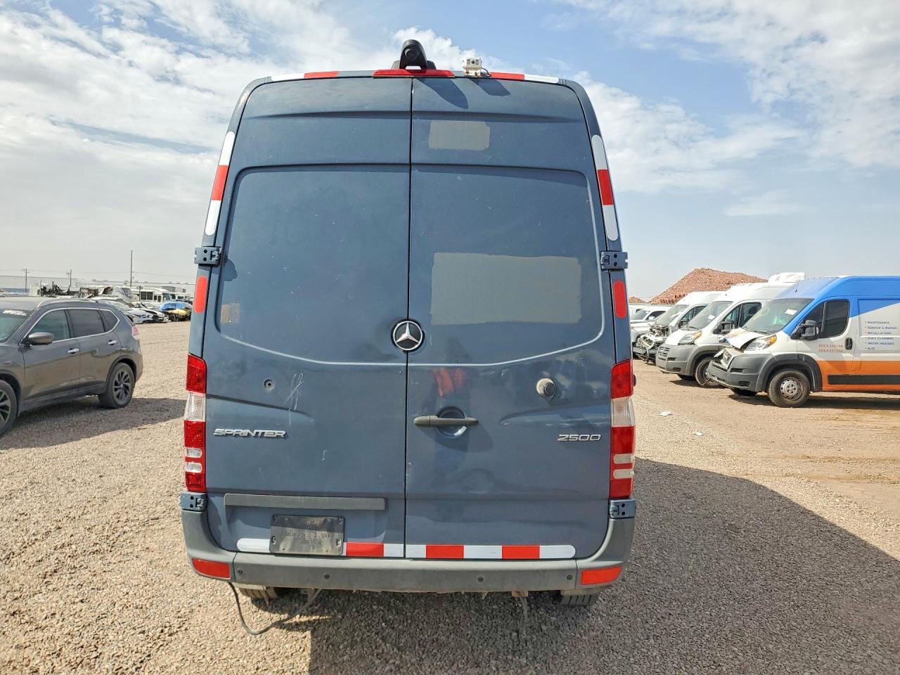 2018 Mercedes-Benz Sprinter 2500 Delivery Van - Фото 6
