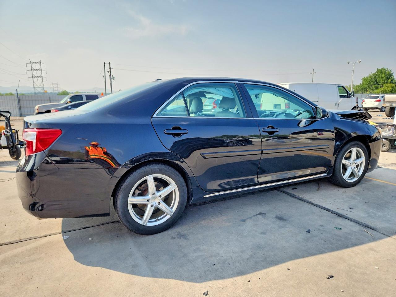 2012 Toyota Camry Xle V6 - Фото 3