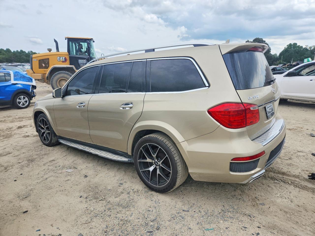 2013 Mercedes-Benz Gl 550 4Matic - Image 2