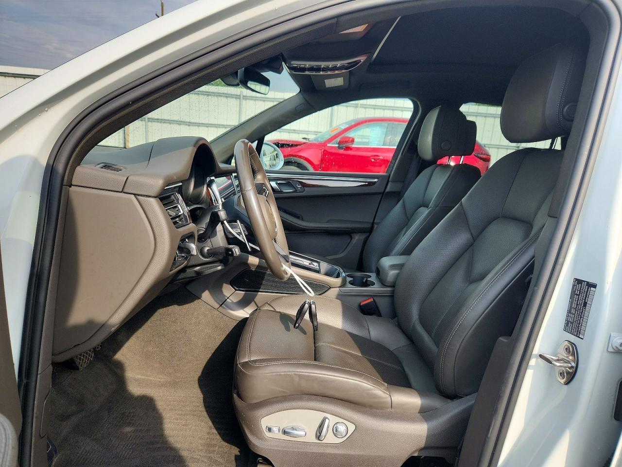 2024 Porsche Macan S - Image 7