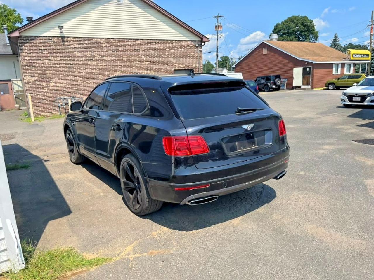 2017 Bentley Bentayga - Image 2