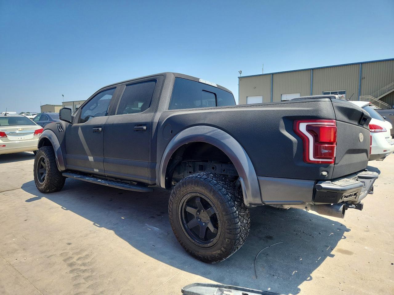 2017 Ford F150 Raptor - Фото 2