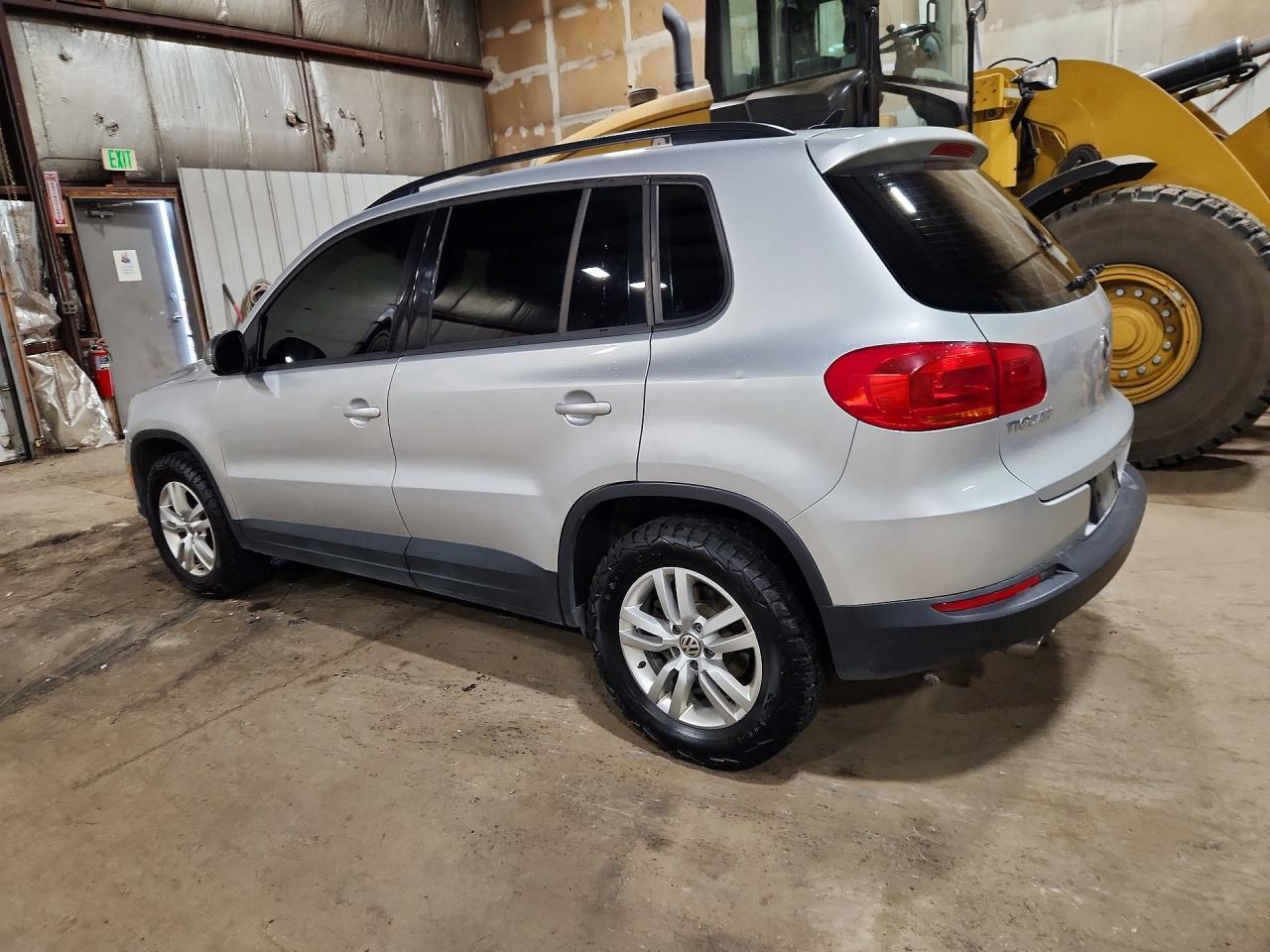 2015 Volkswagen Tiguan S - Фото 2