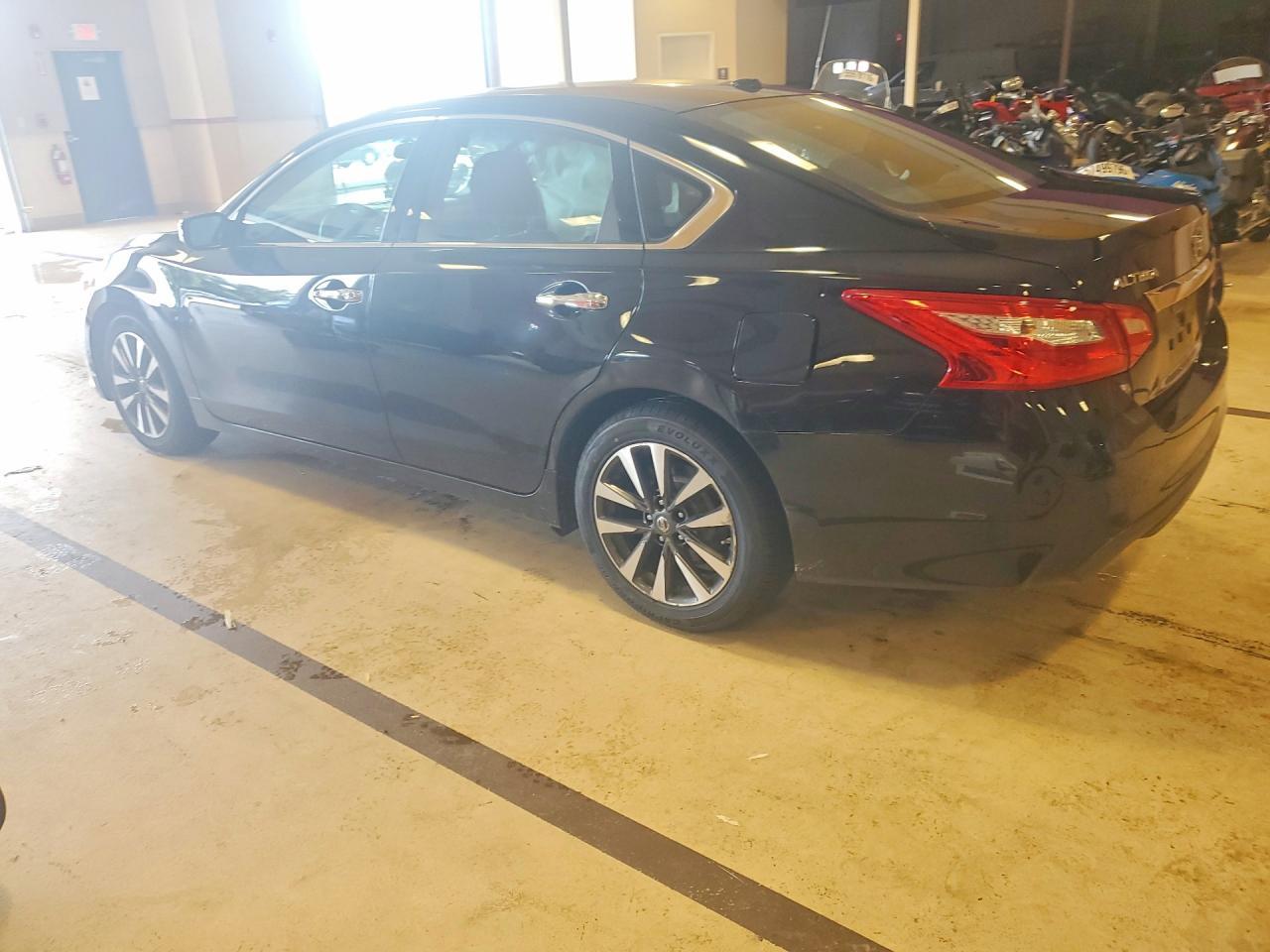 2017 Nissan Altima 2.5 Sv - Фото 2