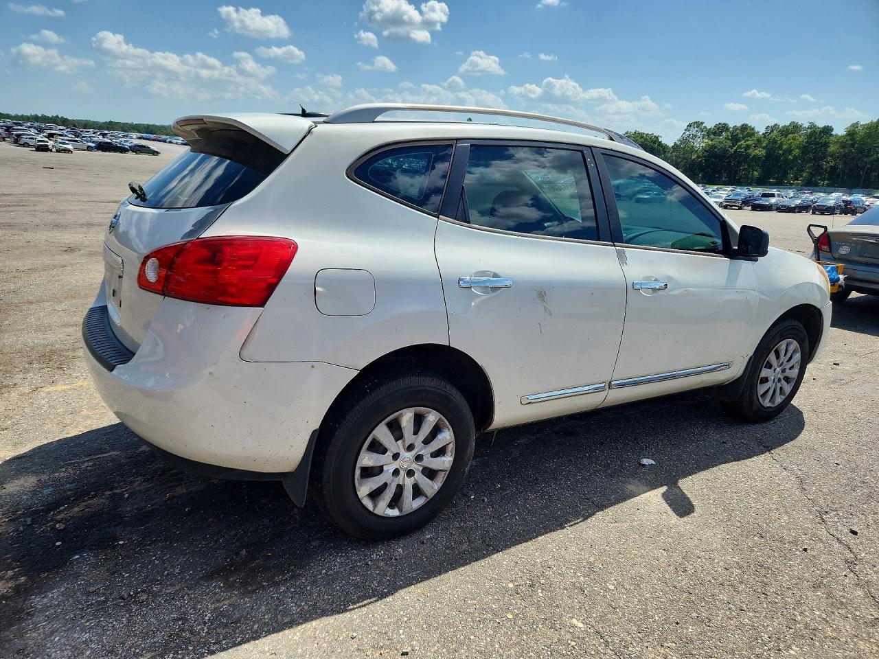 2014 Nissan Rogue Select S - Фото 3