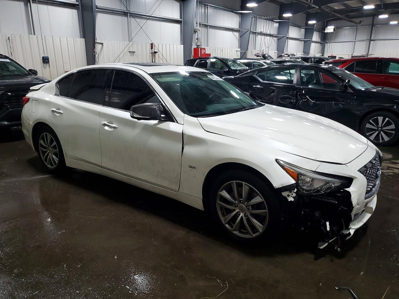 2017 Infiniti Q50 3.0T Premium - Фото 4