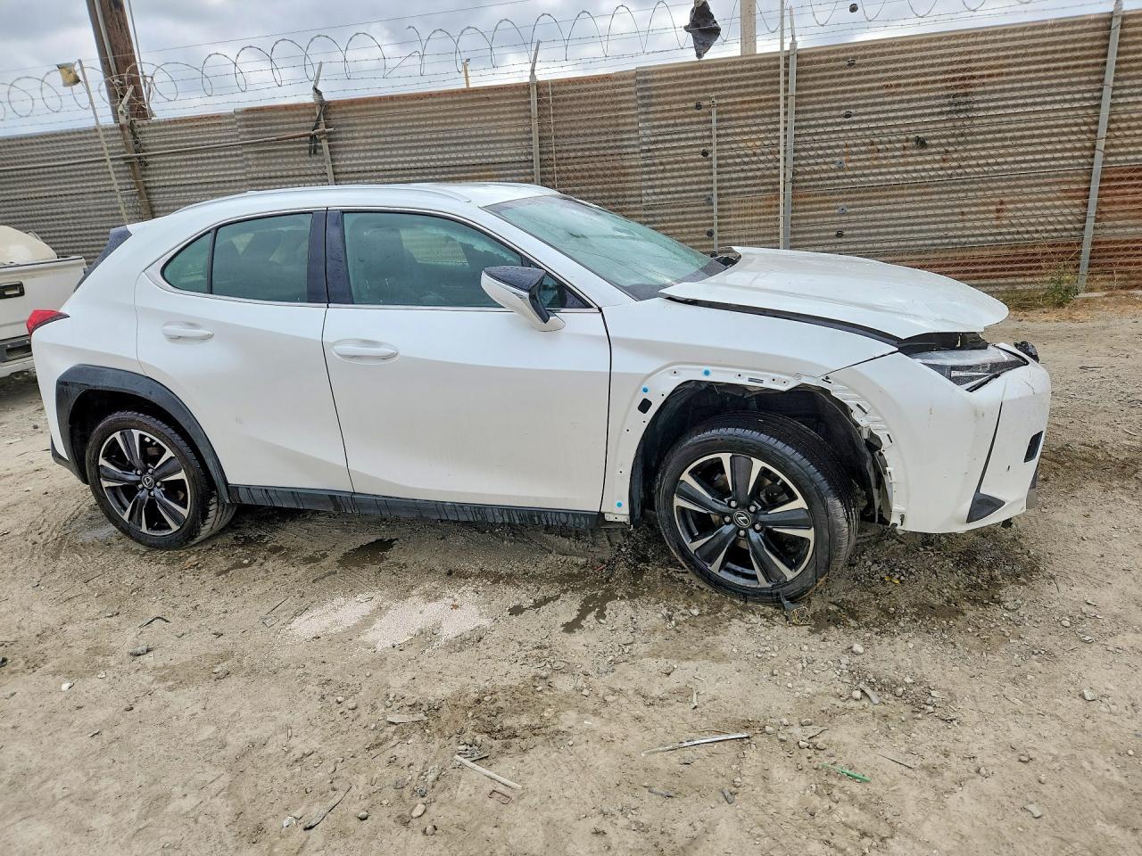 2022 Lexus Ux 200 Base - Image 4