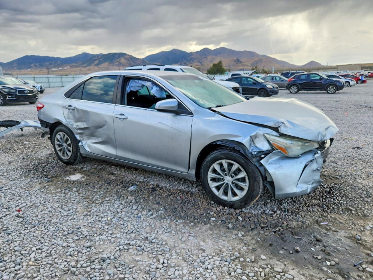 2015 Toyota Camry Le - Image 4