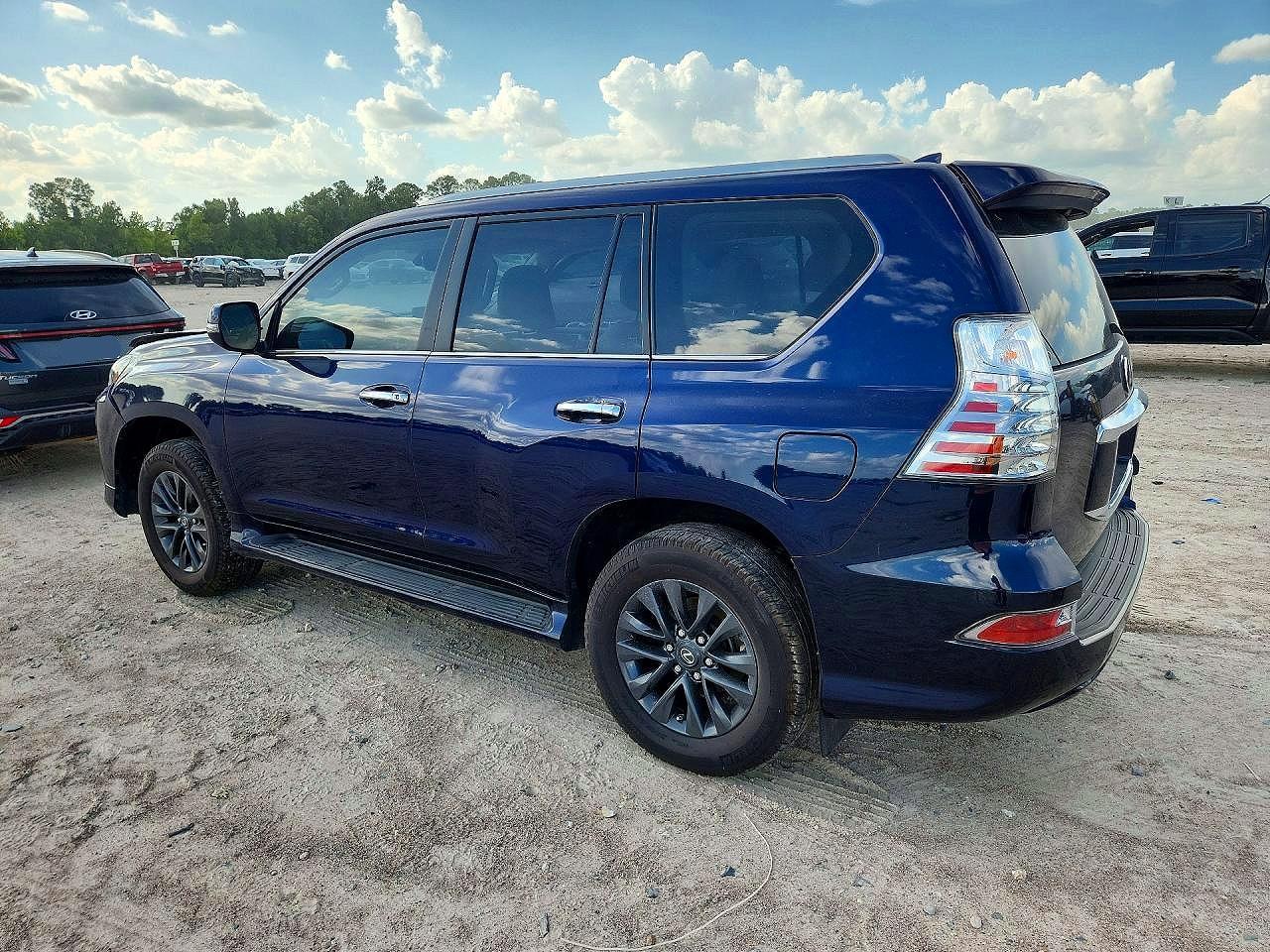 2023 Lexus Gx 460 Base - Image 3