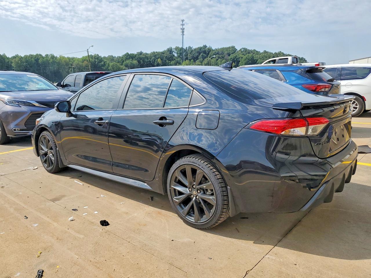 2025 Toyota Corolla Se - Фото 2
