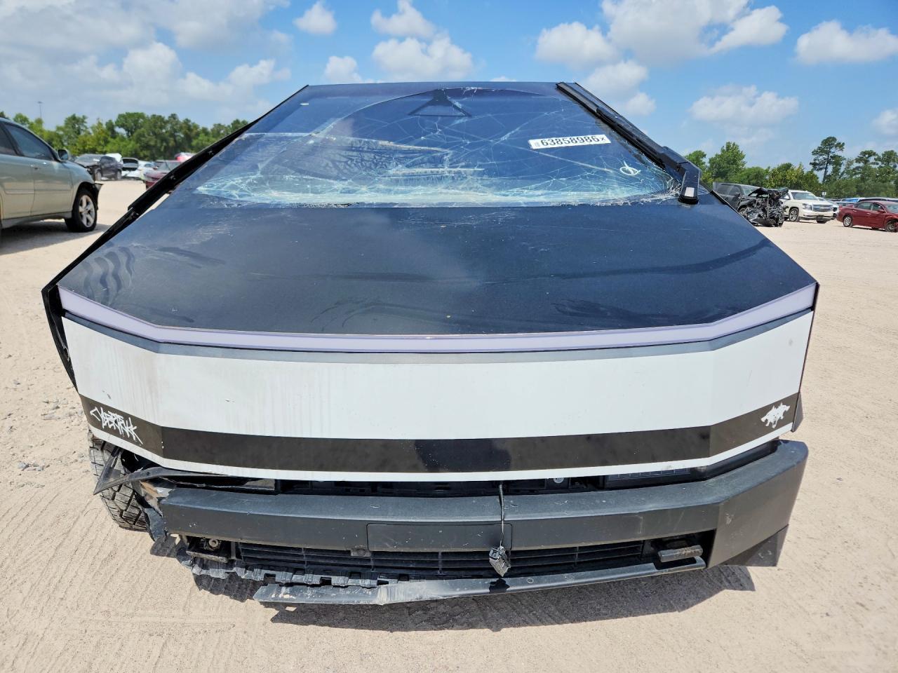 2024 Tesla Cybertruck - Фото 5