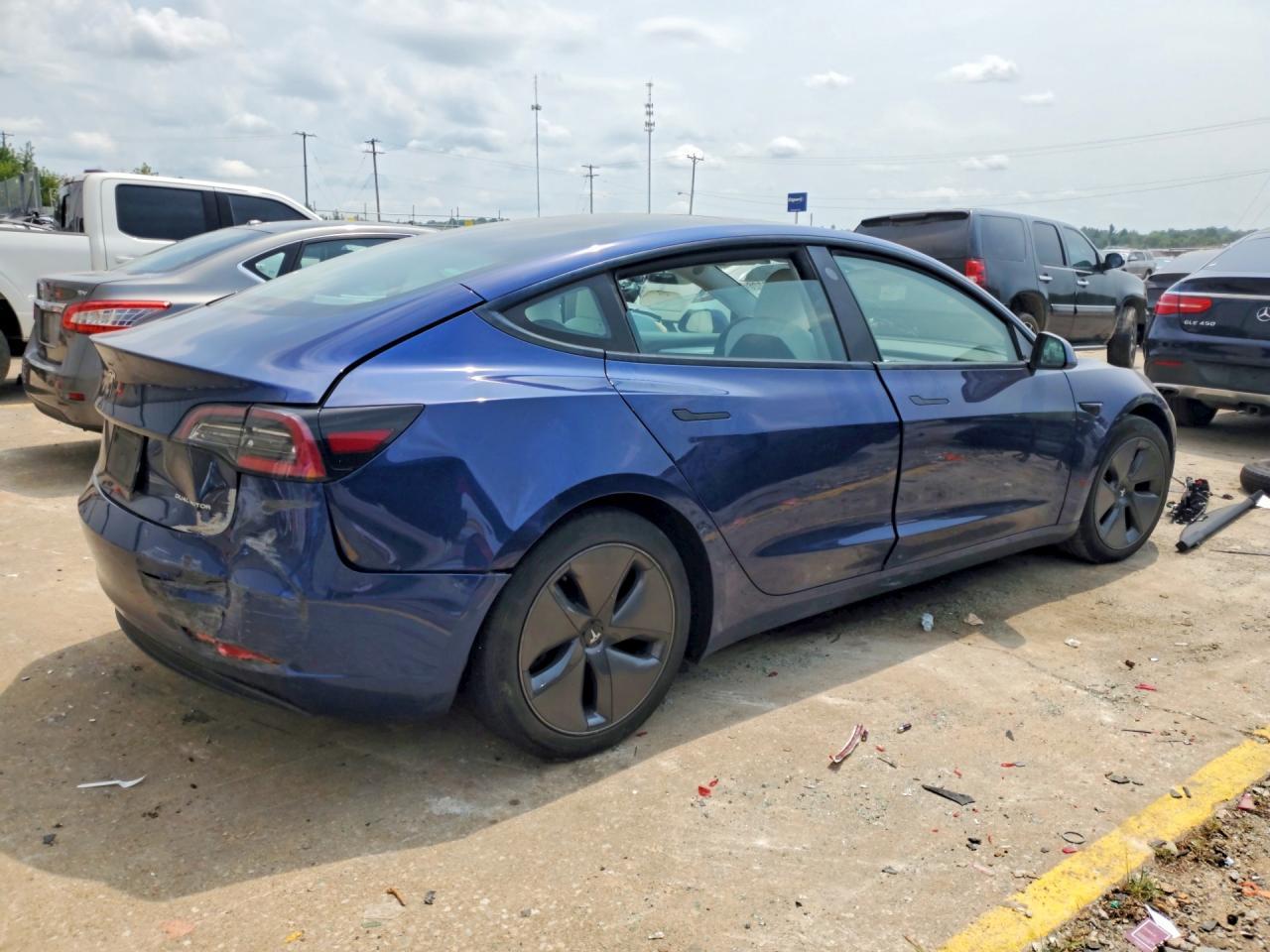 2021 Tesla Model 3 - Фото 3