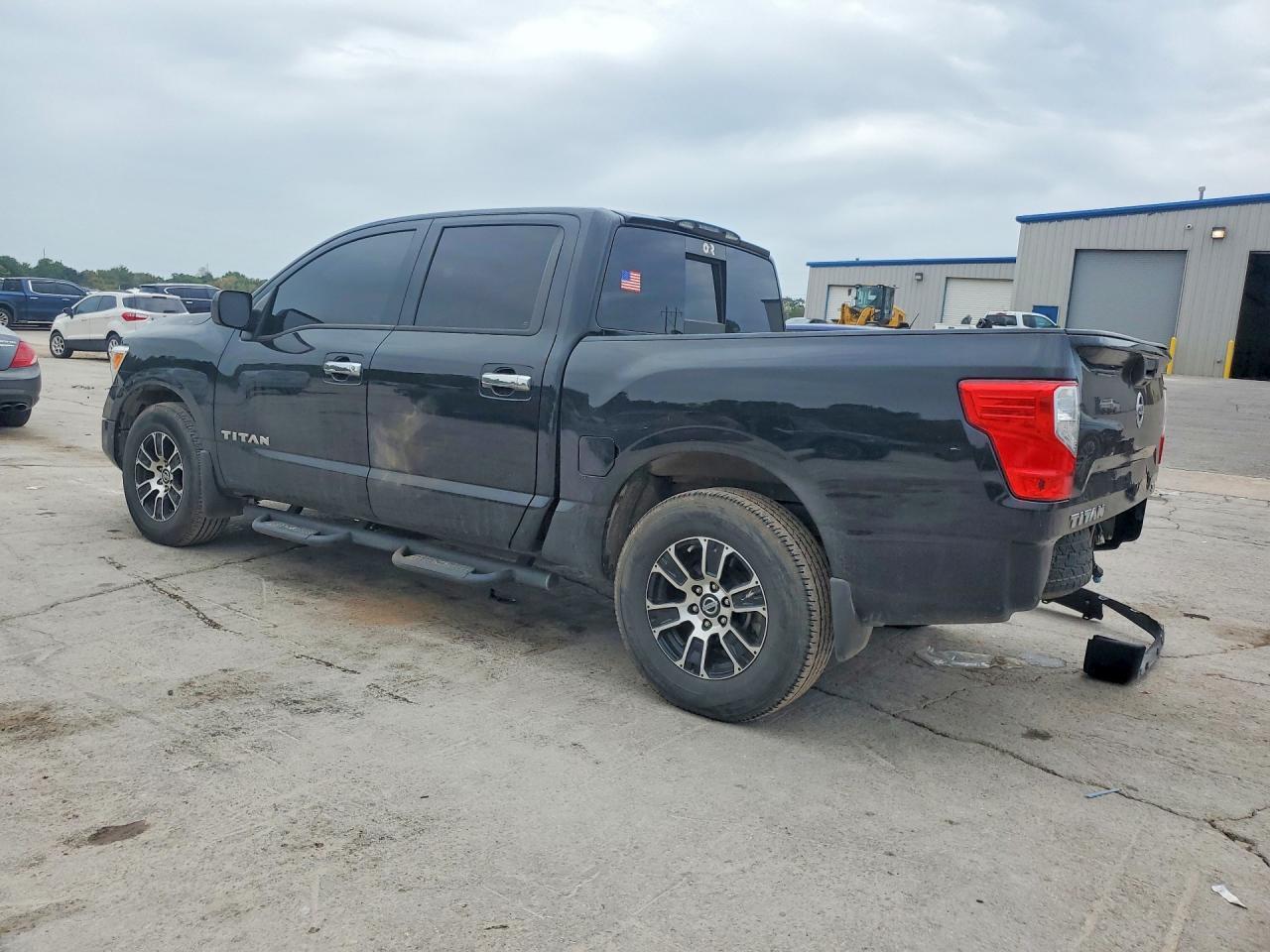 2021 Nissan Titan S - Фото 2