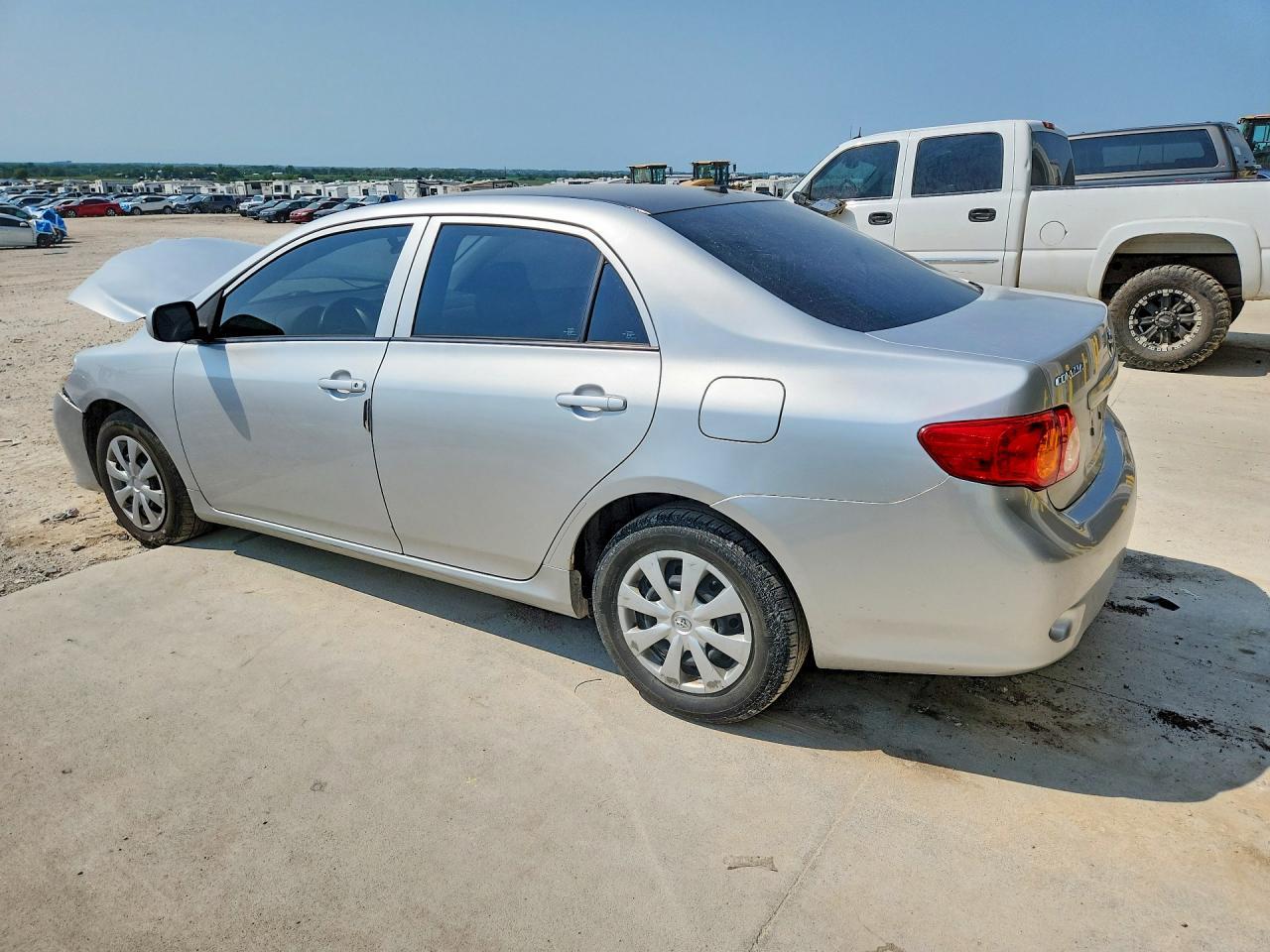 2010 Toyota Corolla Le - Image 2