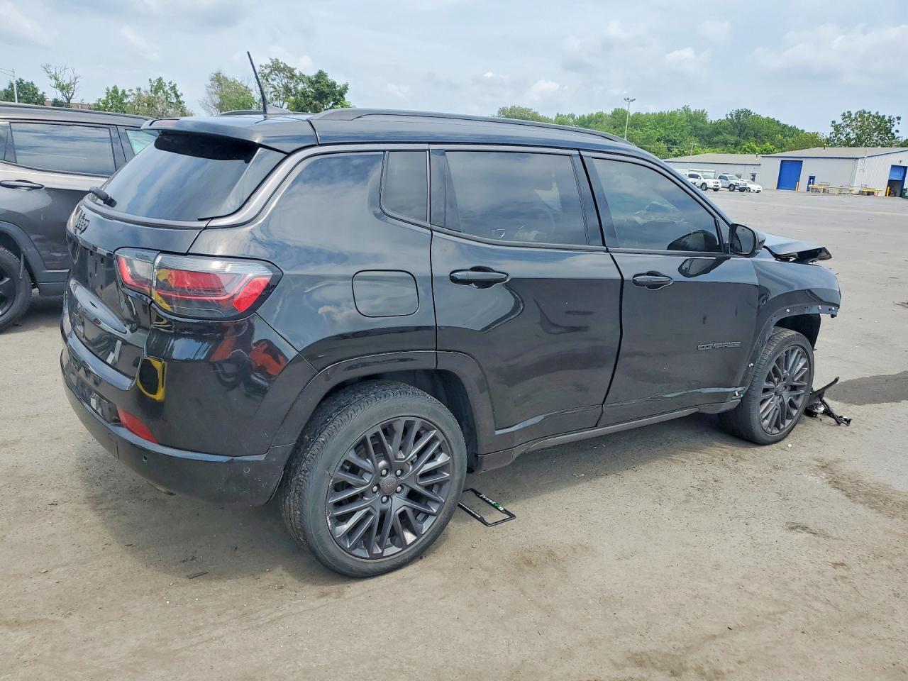 2022 Jeep Compass Limited - Фото 3