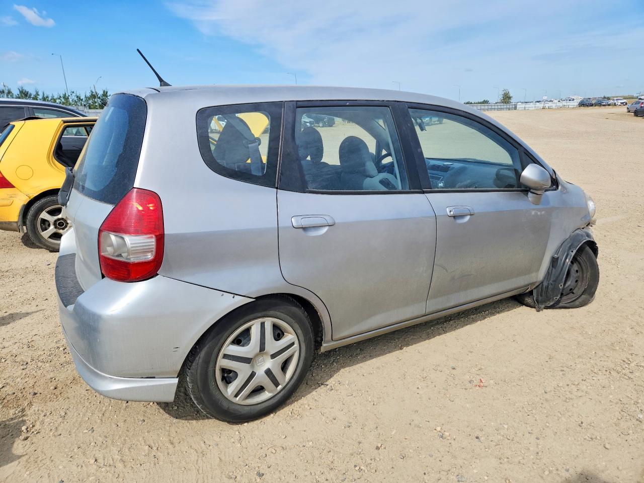2007 Honda Fit - Image 3