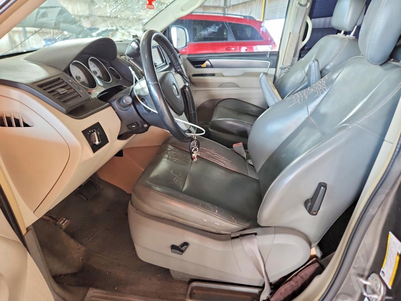 2010 Volkswagen Routan Se - Фото 7