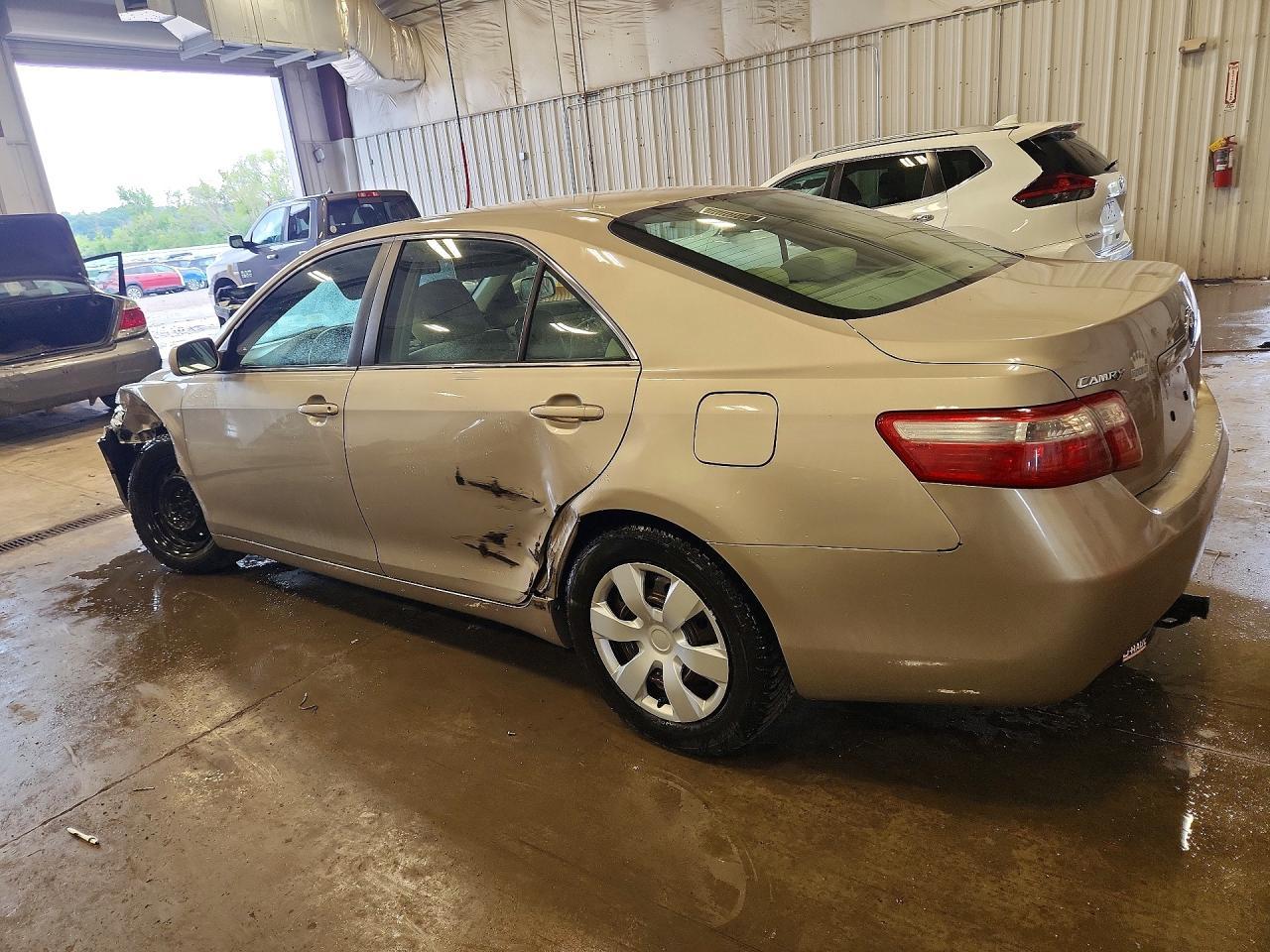 2008 Toyota Camry Le - Фото 2