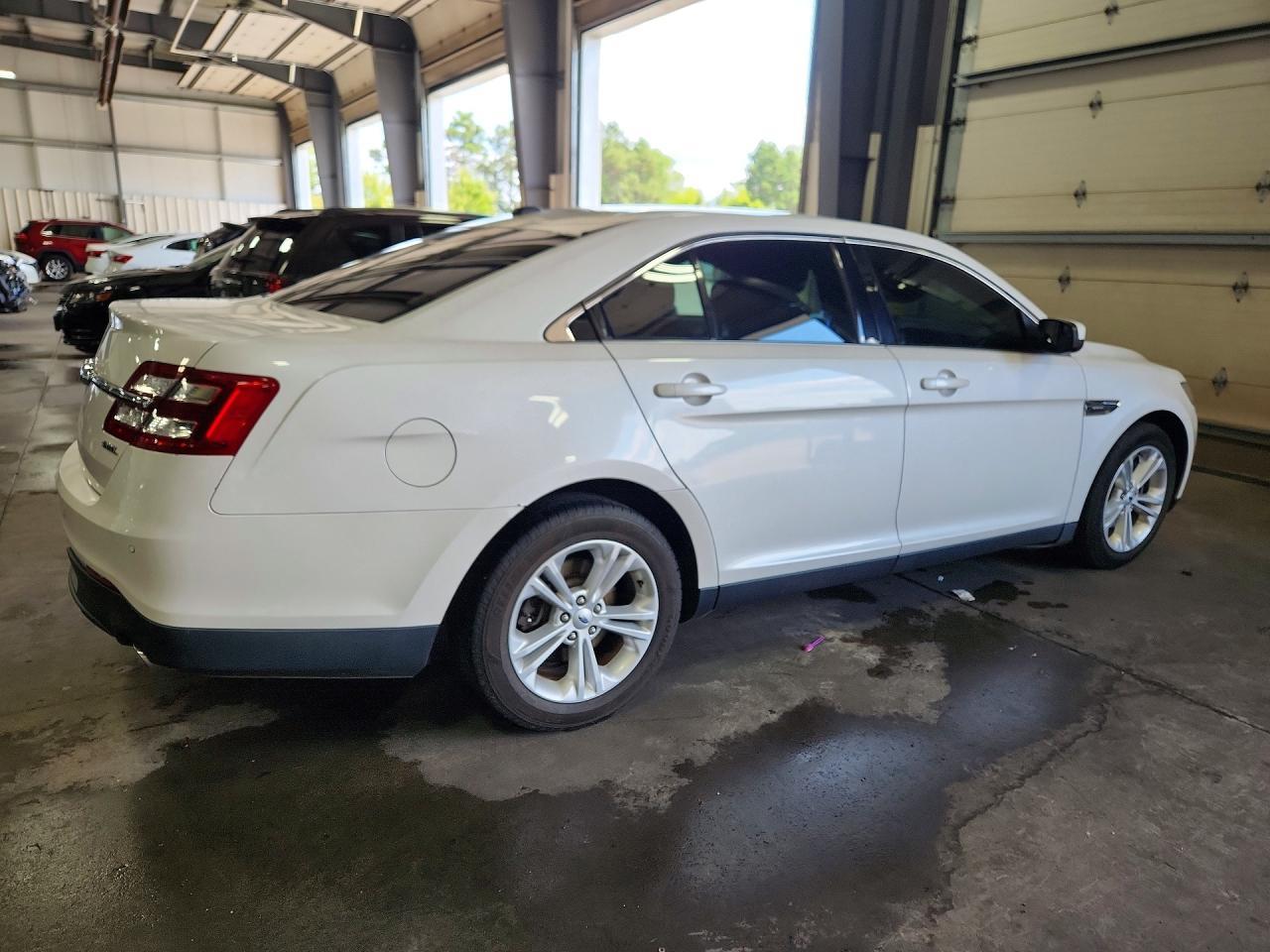 2014 Ford Taurus Sel - Image 3
