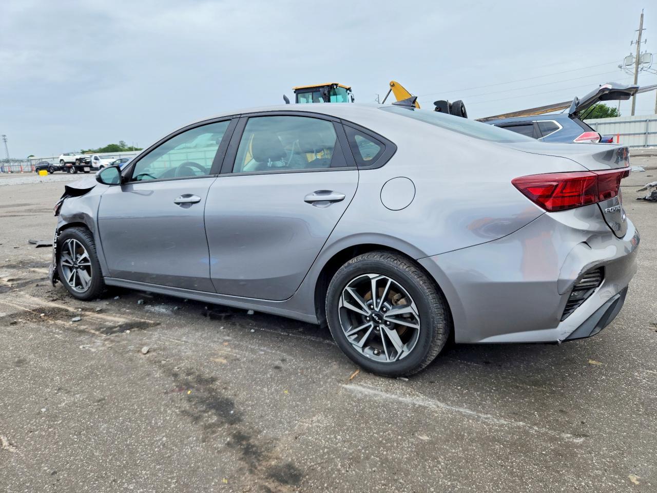 2023 Kia Forte Lxs - Фото 2