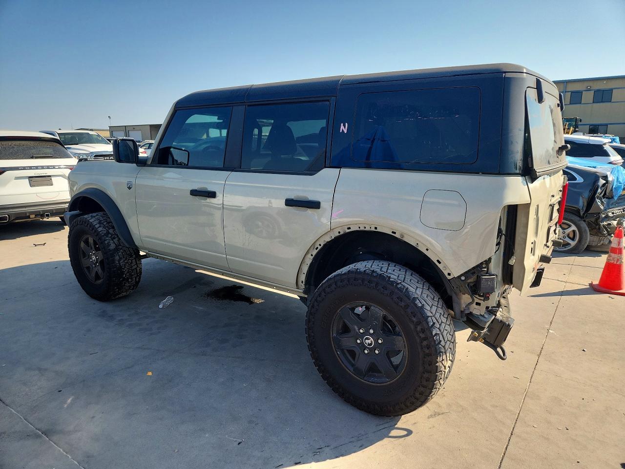 2025 Ford Bronco Big Bend - Image 2