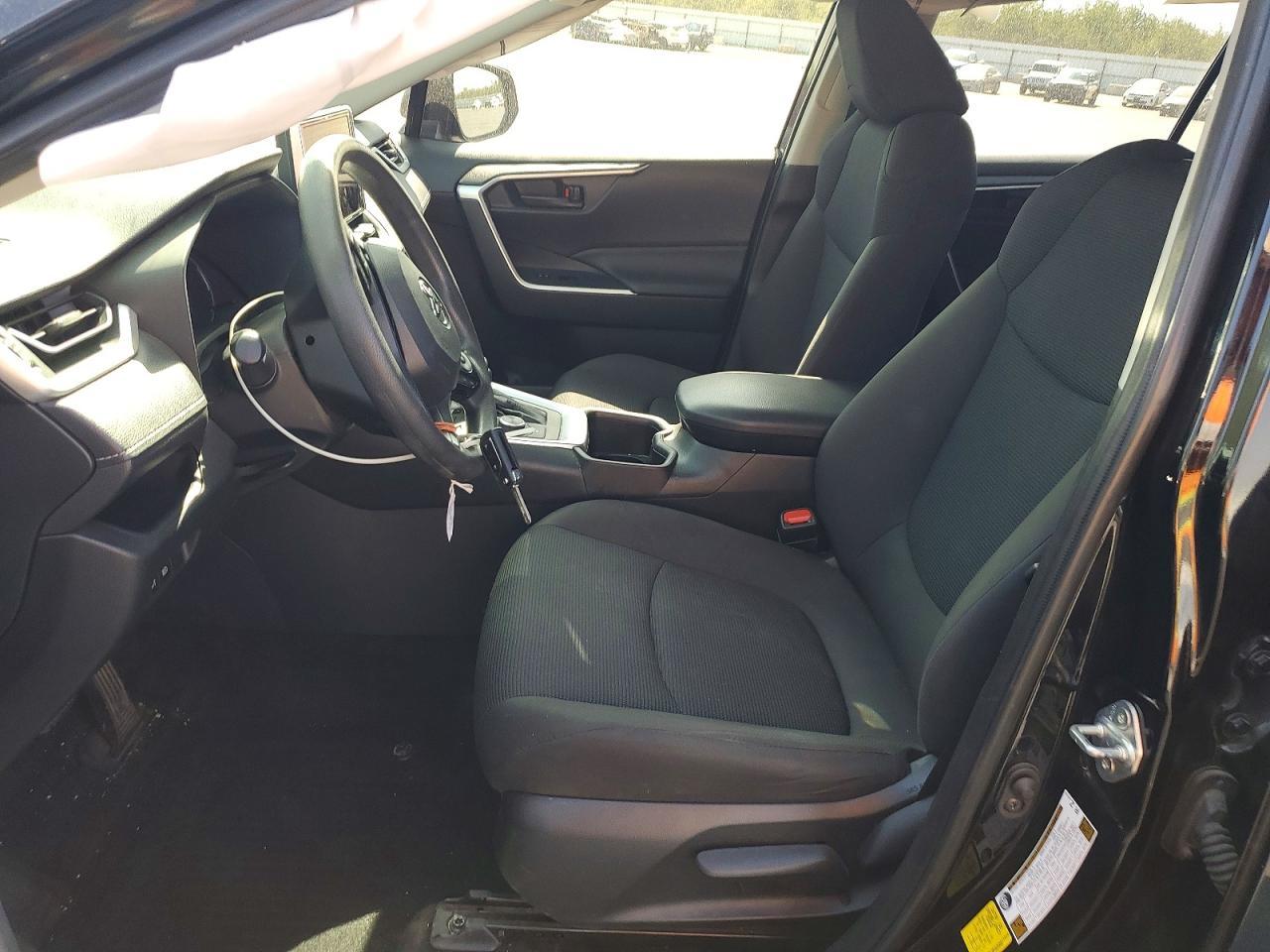 2025 Toyota Rav4 Le - Image 7