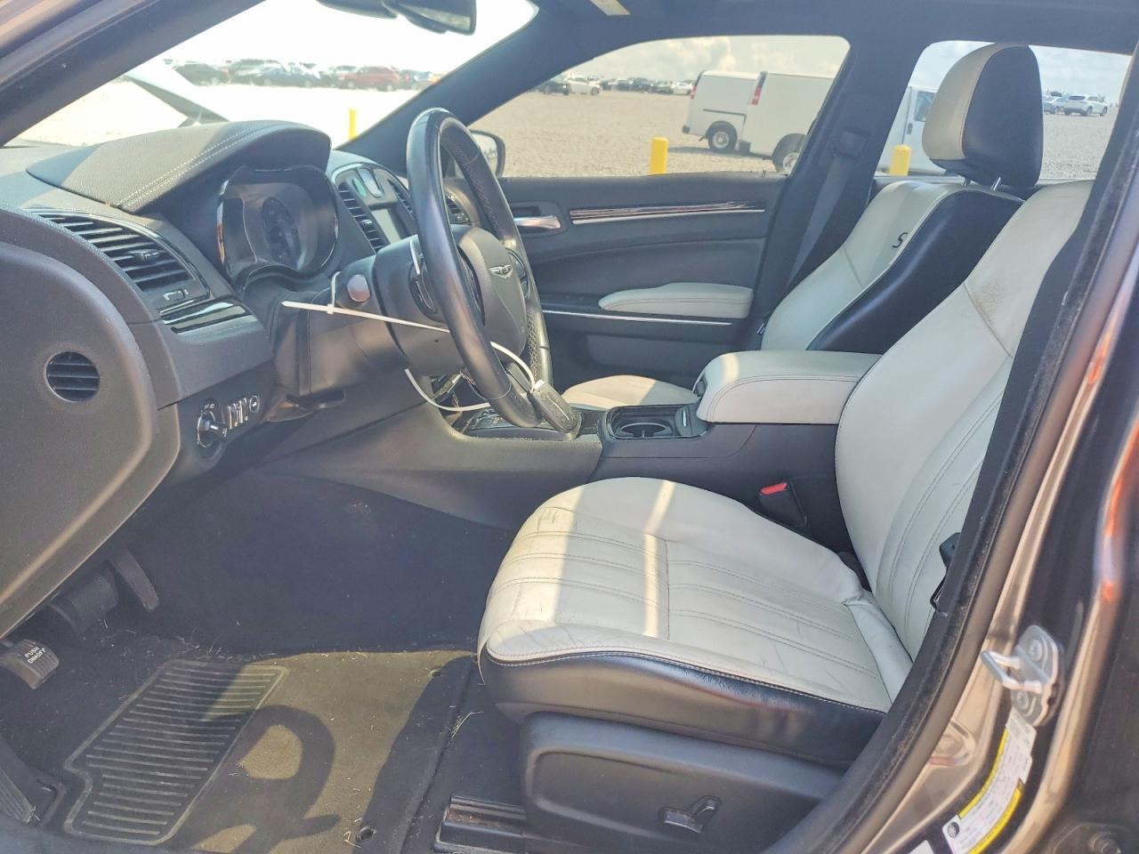 2018 Chrysler 300 S - Фото 7