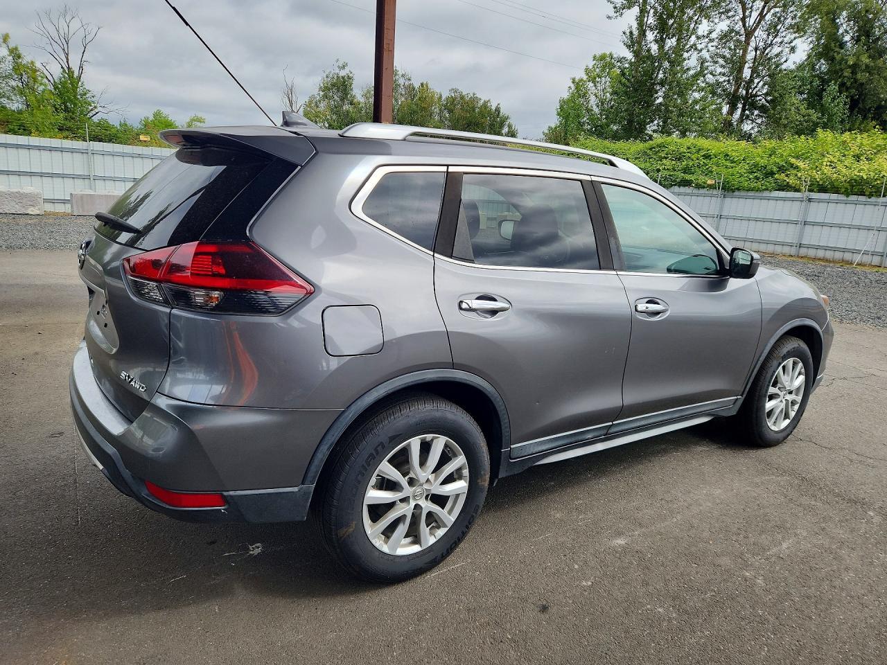 2018 Nissan Rogue Sv - Image 3