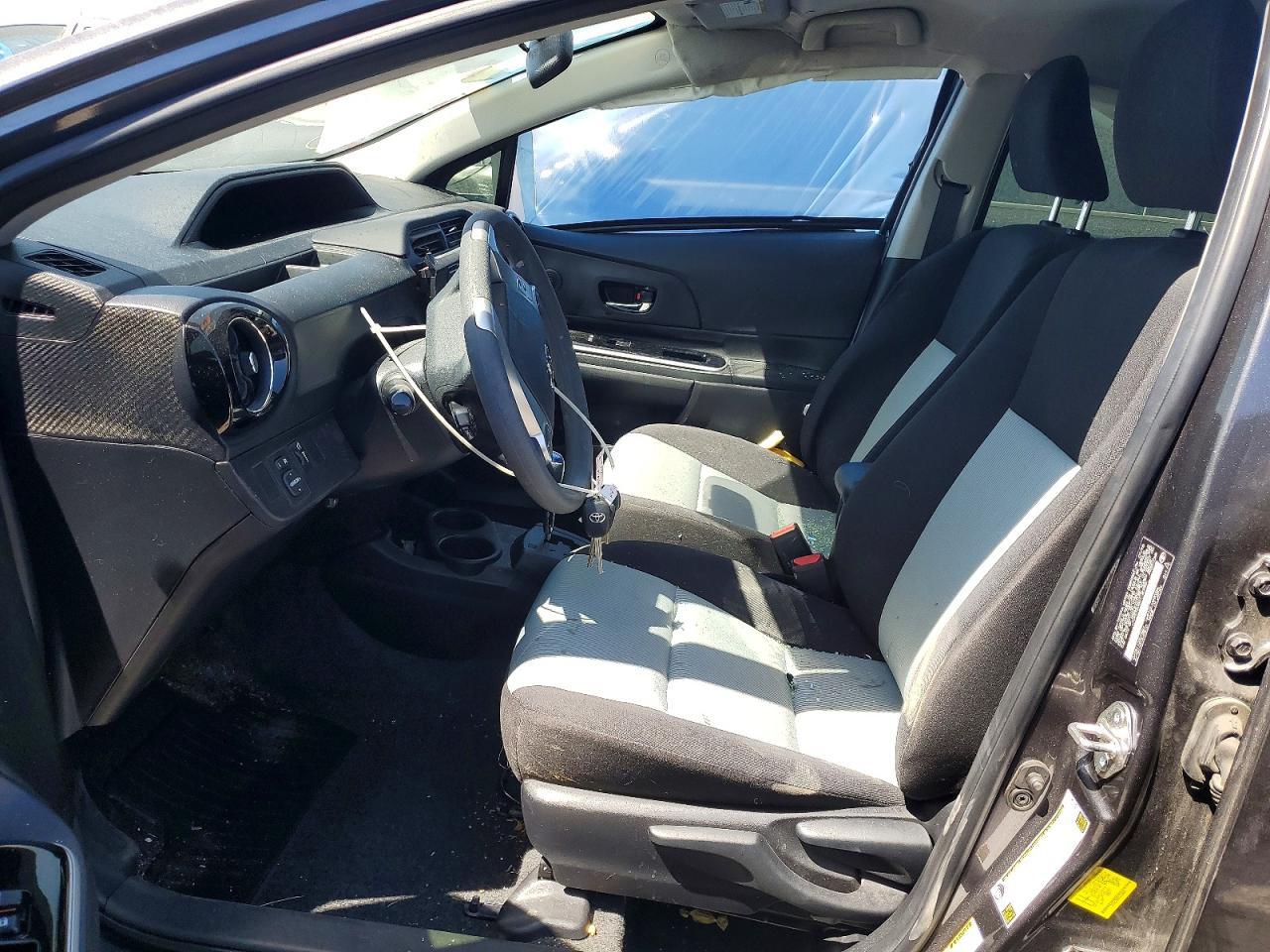 2016 Toyota Prius C Two - Image 7