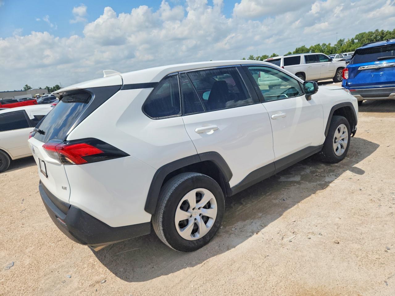 2025 Toyota Rav4 Le - Image 3