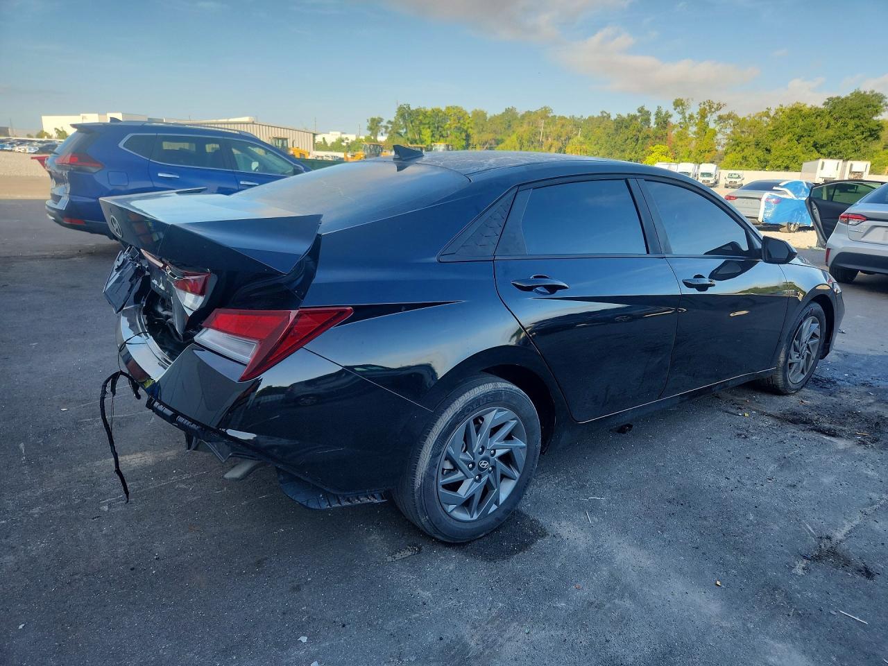 2024 Hyundai Elantra Sel - Фото 3