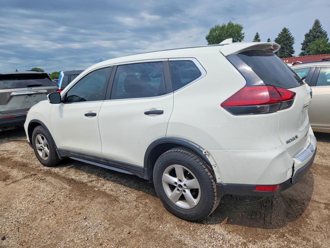 2017 Nissan Rogue S - Фото 2