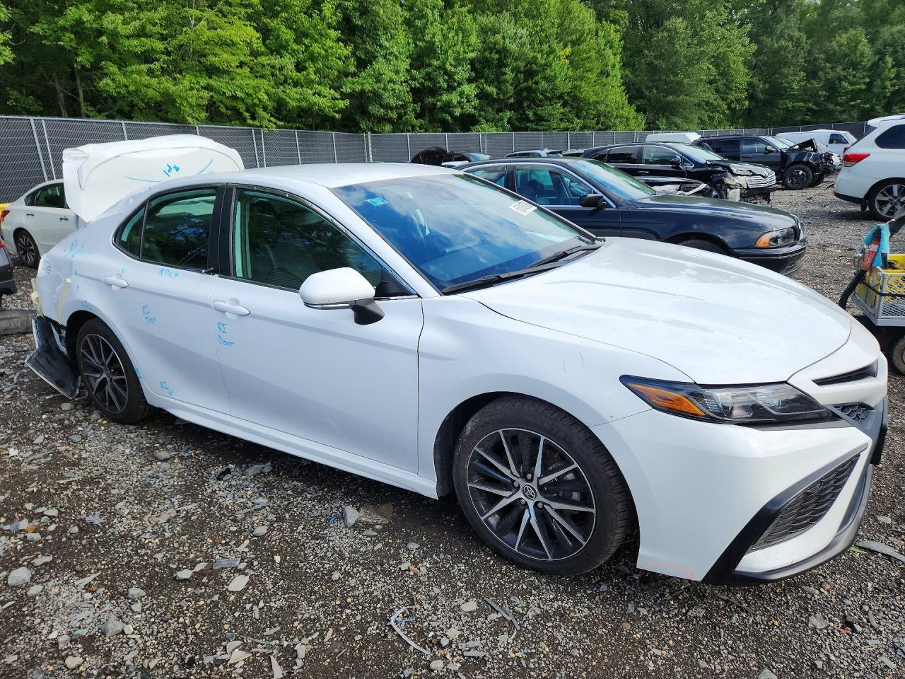 2023 Toyota Camry Se - Image 4