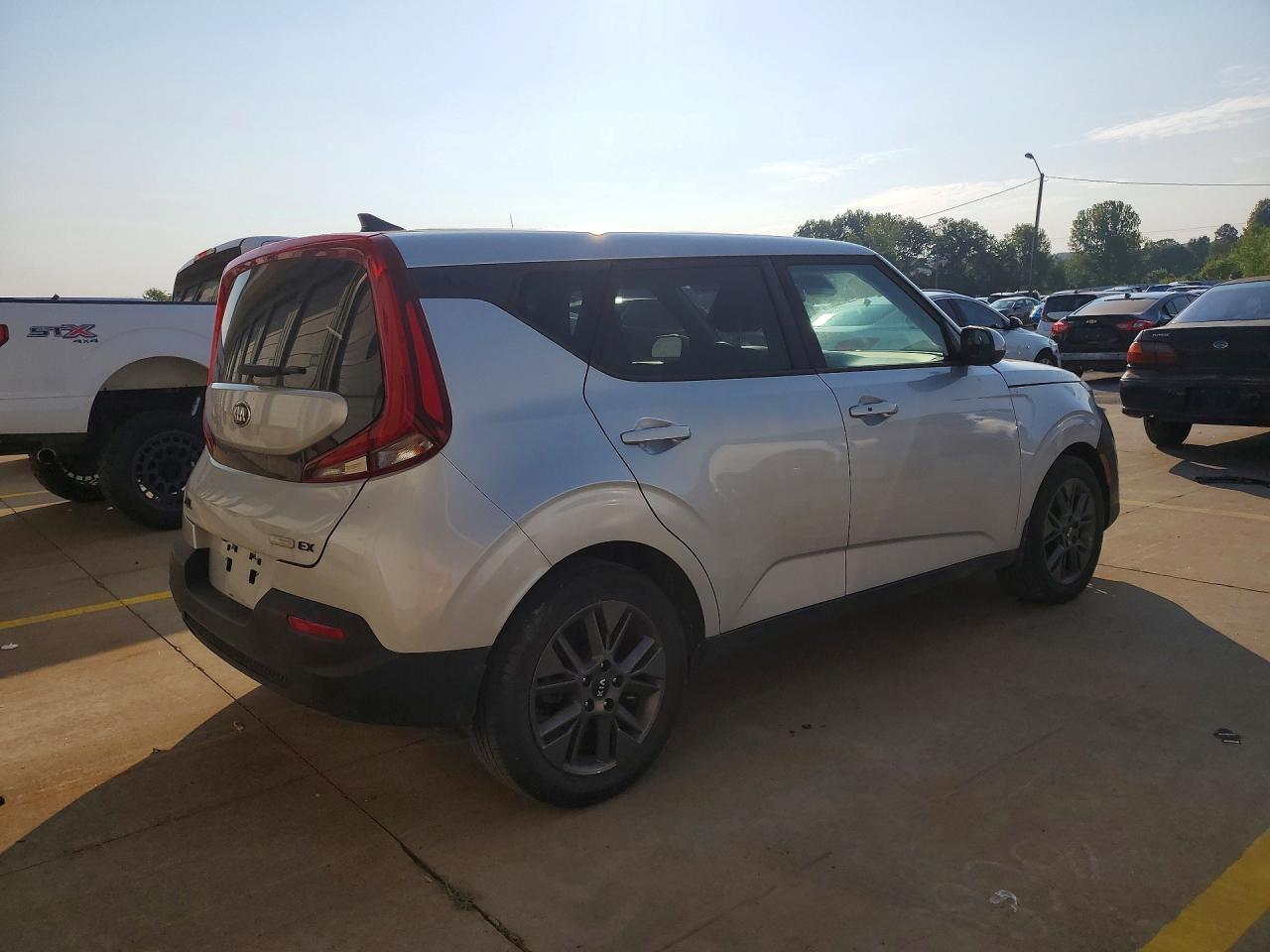 2020 Kia Soul Ex - Фото 3